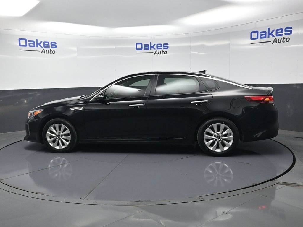 Used 2018 Kia Optima S FWD image 4