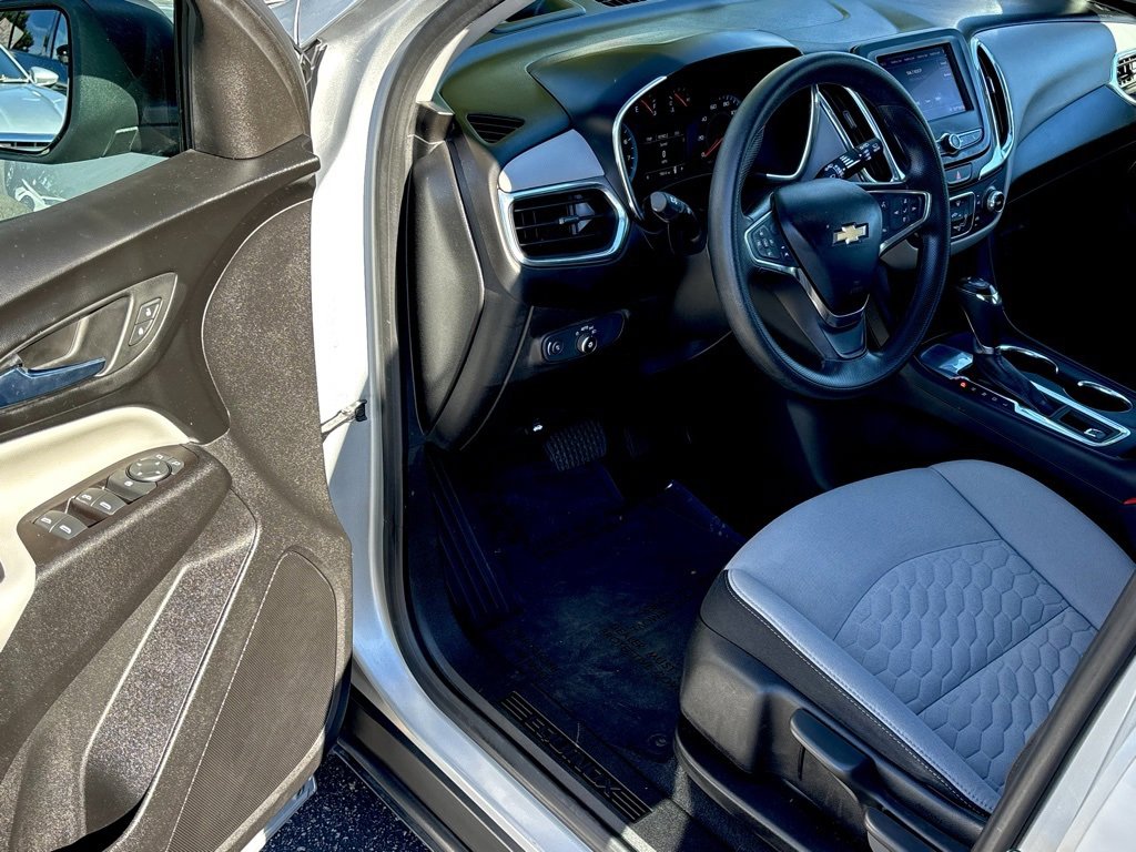 Used 2020 Chevrolet Equinox LS image 9