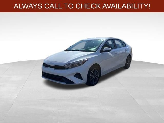 Used 2023 Kia Forte LXS w/ LXS Technology Package image 3