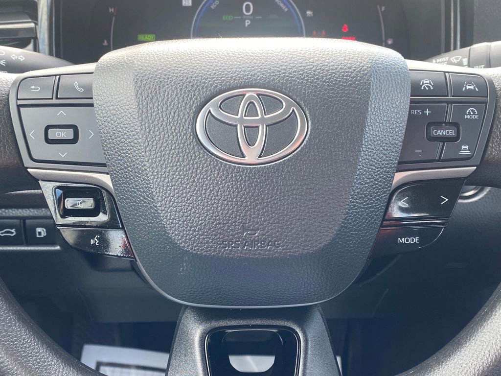 Used 2025 Toyota Camry LE FWD image 24