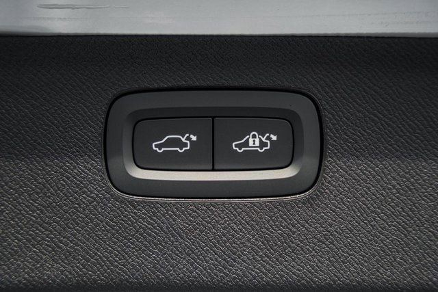 New 2026 Volvo XC90 B6 Plus w/ Protection Package Premier image 10