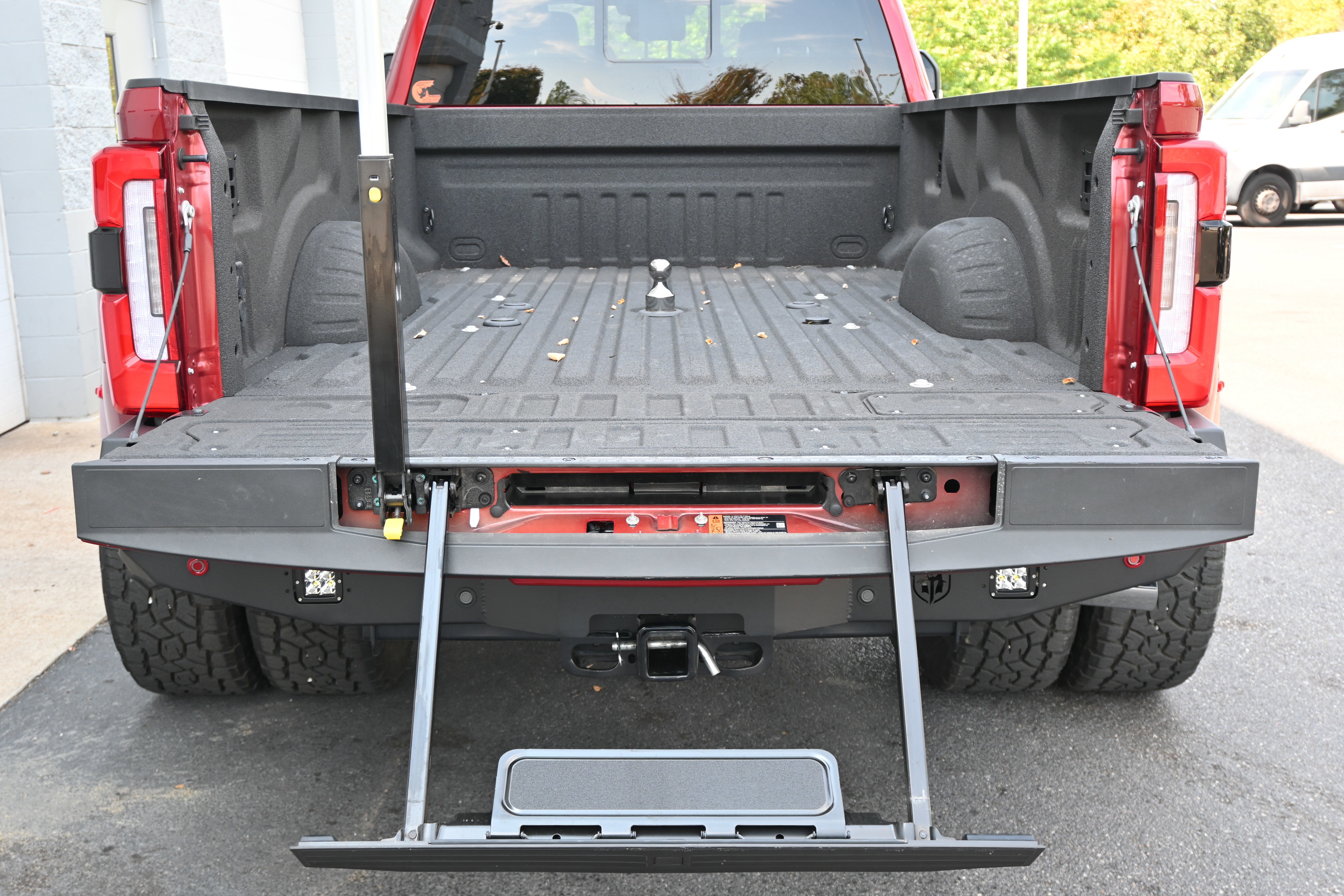 Used 2025 Ford F450 Platinum w/ FX4 Off-Road Package image 35