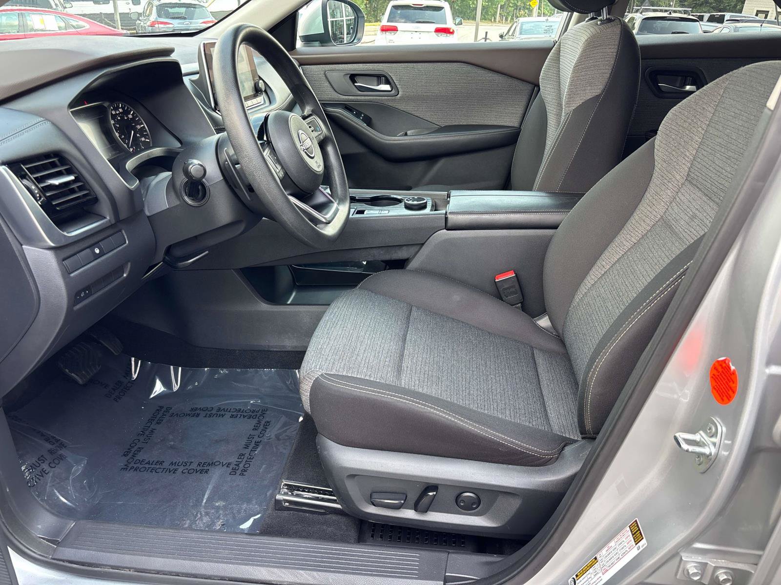 Used 2022 Nissan Rogue SV AWD/4WD image 11