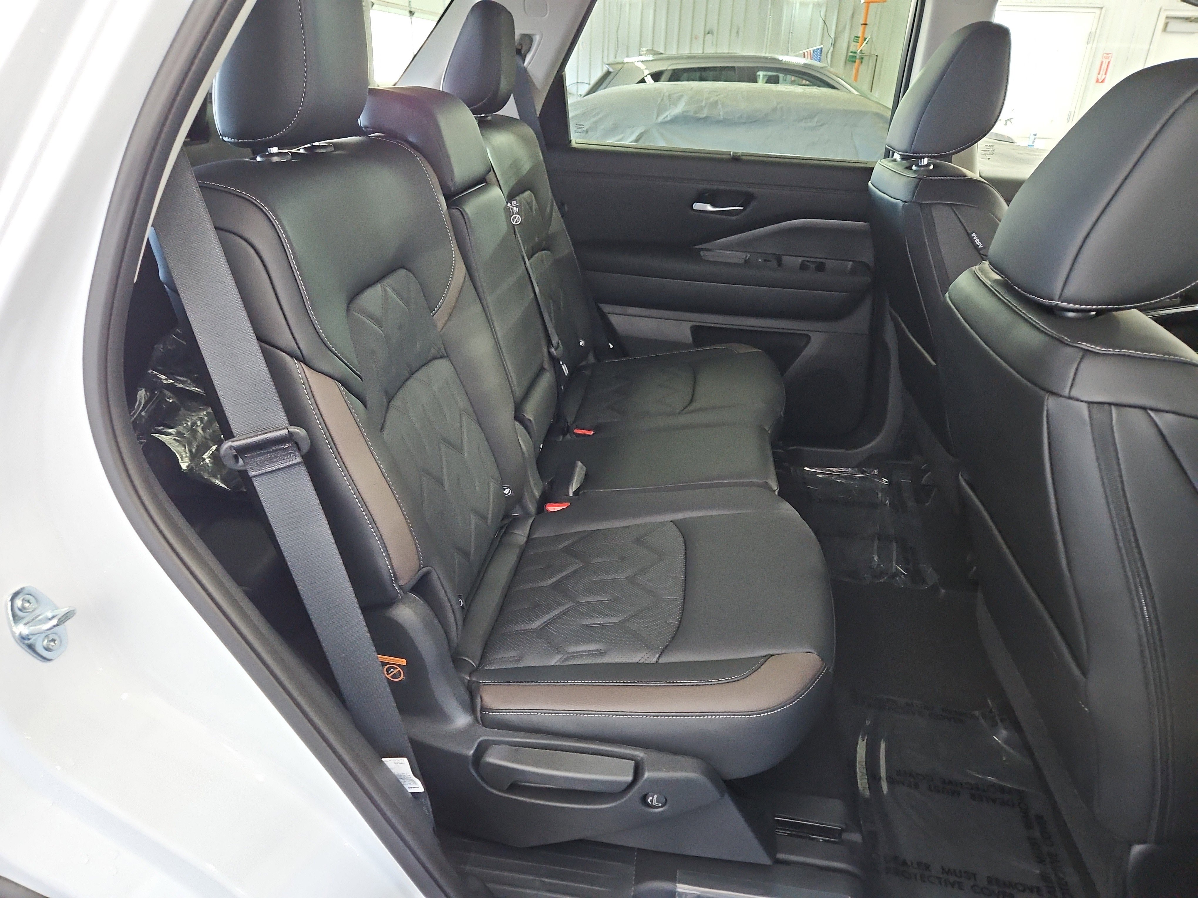 New 2026 Nissan Pathfinder Platinum w/ Cargo Package AWD/4WD image 11