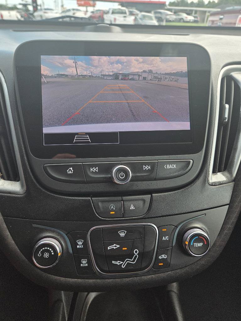 Used 2023 Chevrolet Malibu LS FWD image 17