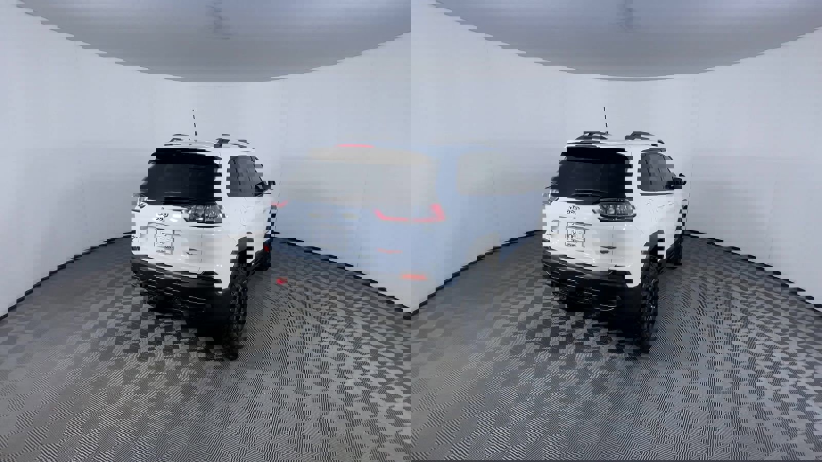 Used 2019 Jeep Cherokee Trailhawk image 8