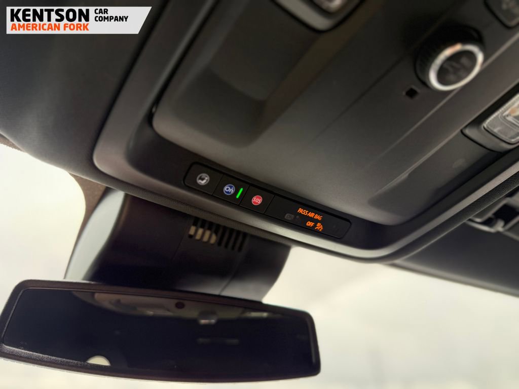 Used 2025 Chevrolet Suburban Z71 AWD/4WD image 32