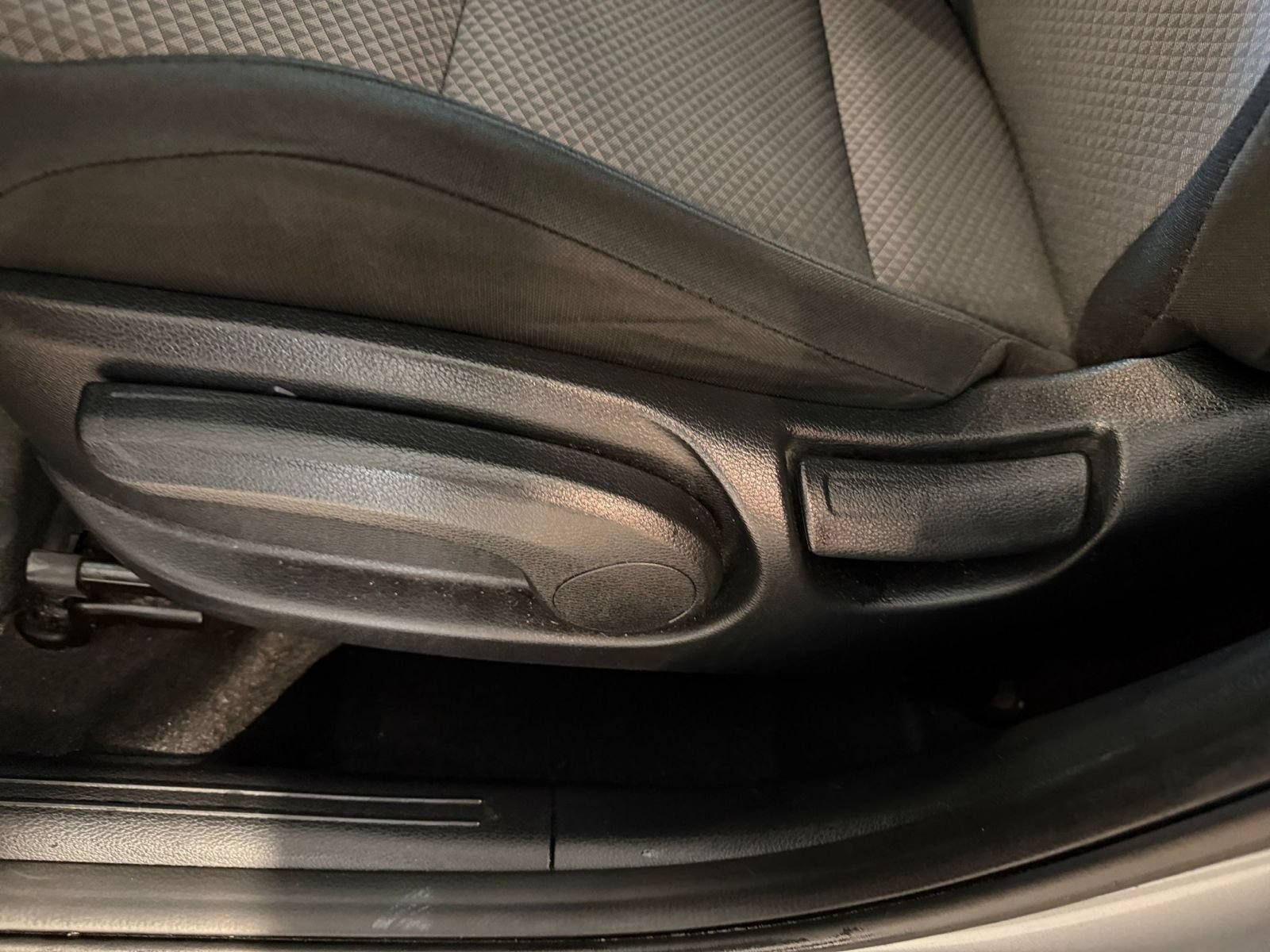 Used 2025 Kia Soul LX w/ LX Technology Package FWD image 21