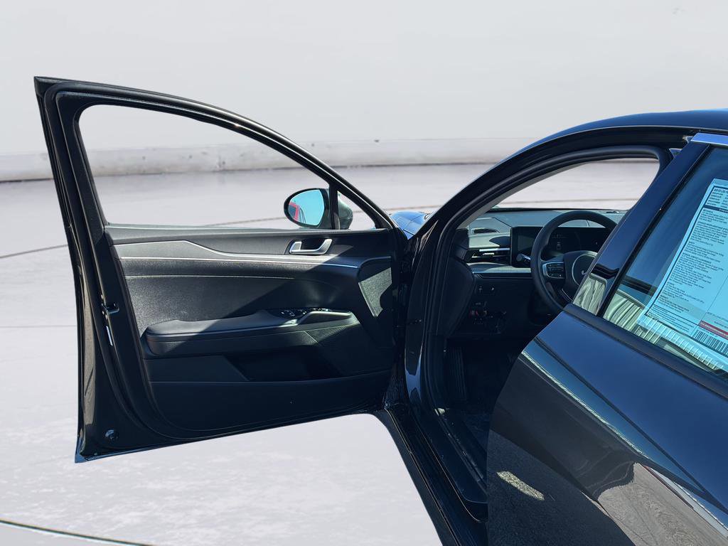 New 2026 Kia K5 LXS FWD image 35