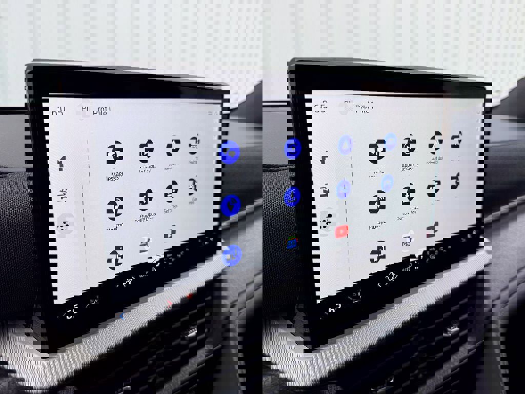 Certified 2025 Ford Explorer Platinum w/ LUX Leather Package AWD/4WD image 32