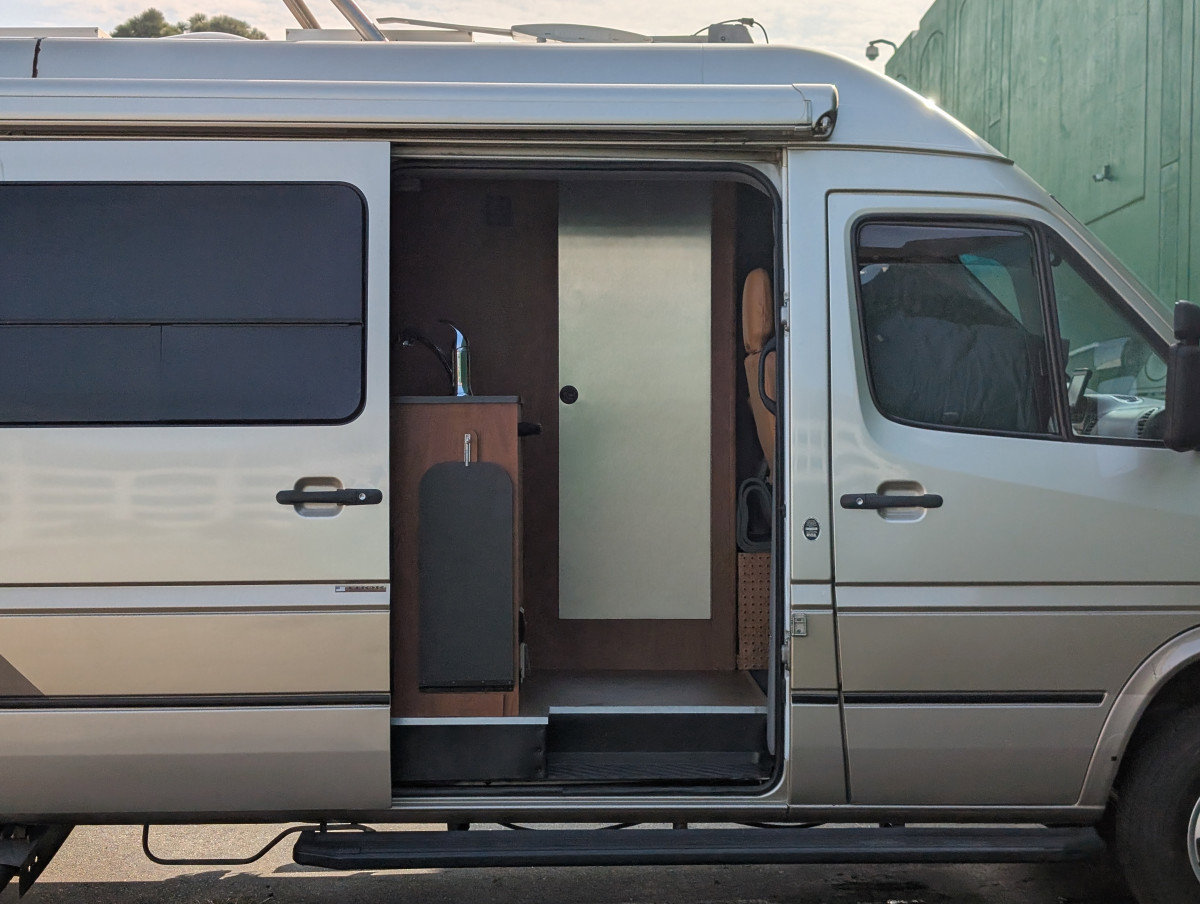 Used 2005 Dodge Sprinter 2500 w/ PWR Convenience Group image 12