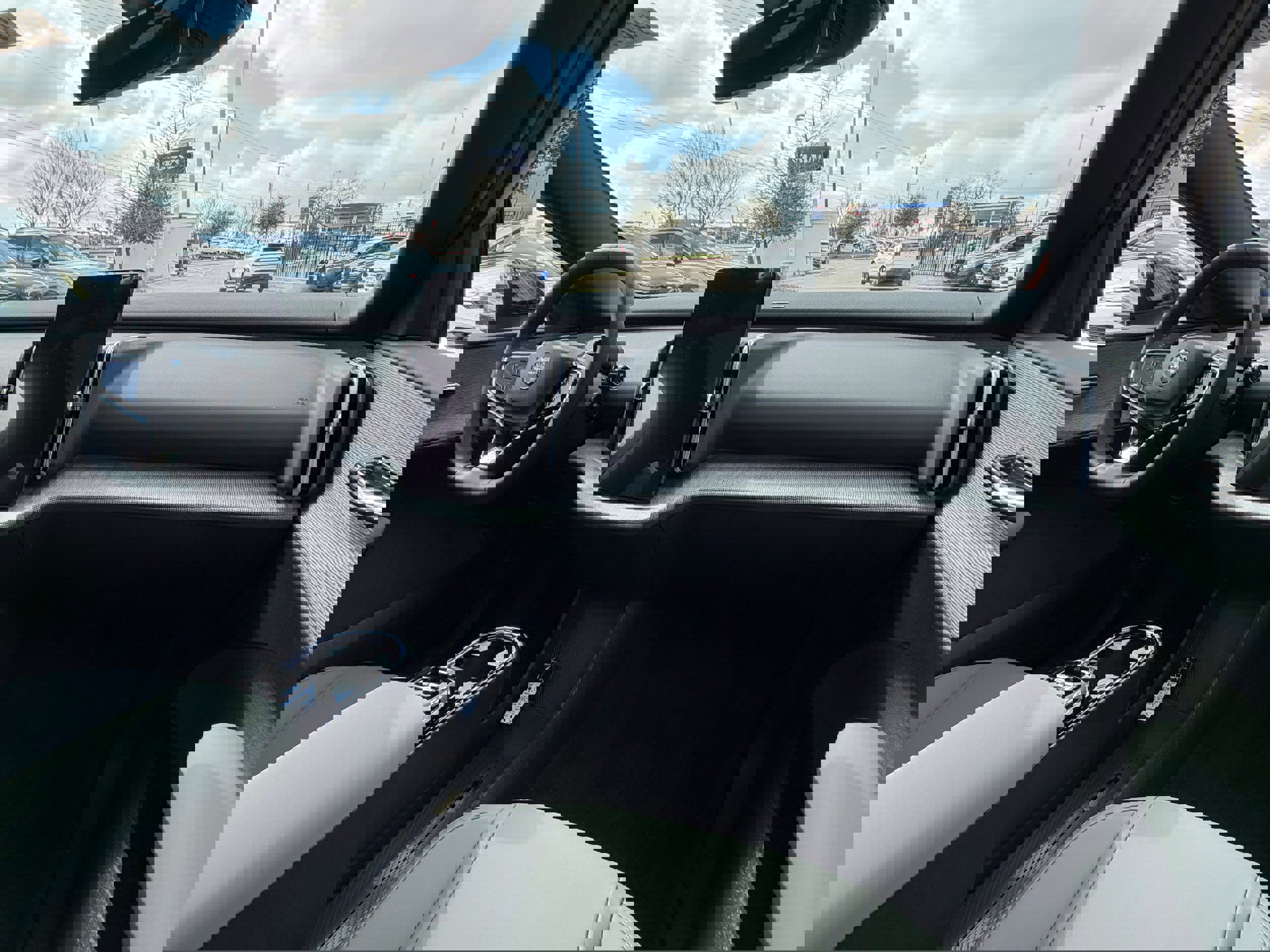 New 2026 Volvo EX30 Plus w/ Protection Package Premier image 10