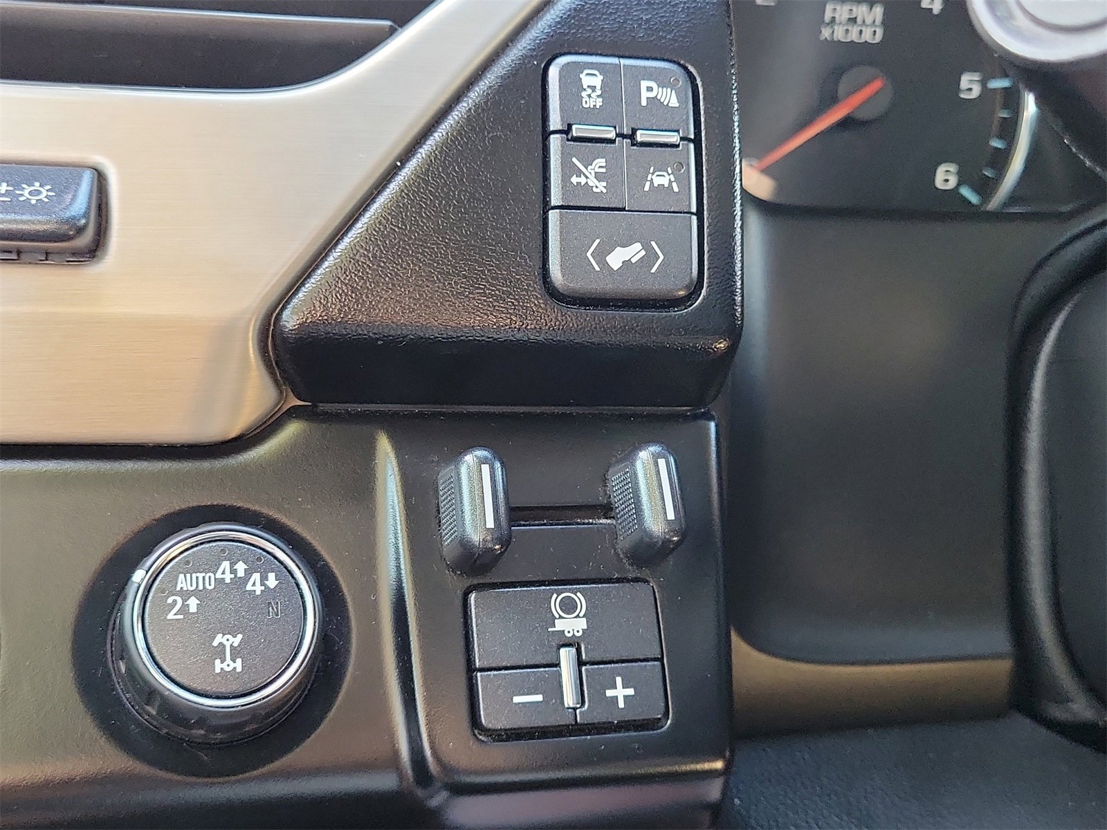 Used 2017 GMC Yukon Denali w/ Open Road Package image 28