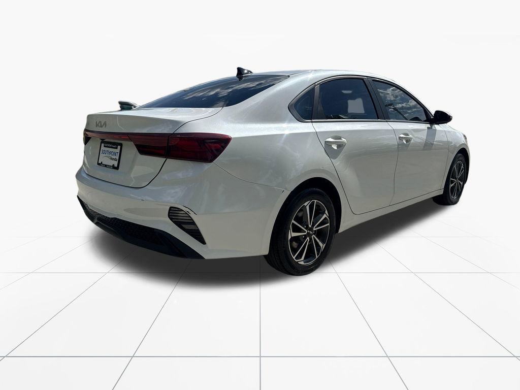 Used 2022 Kia Forte LXS image 9