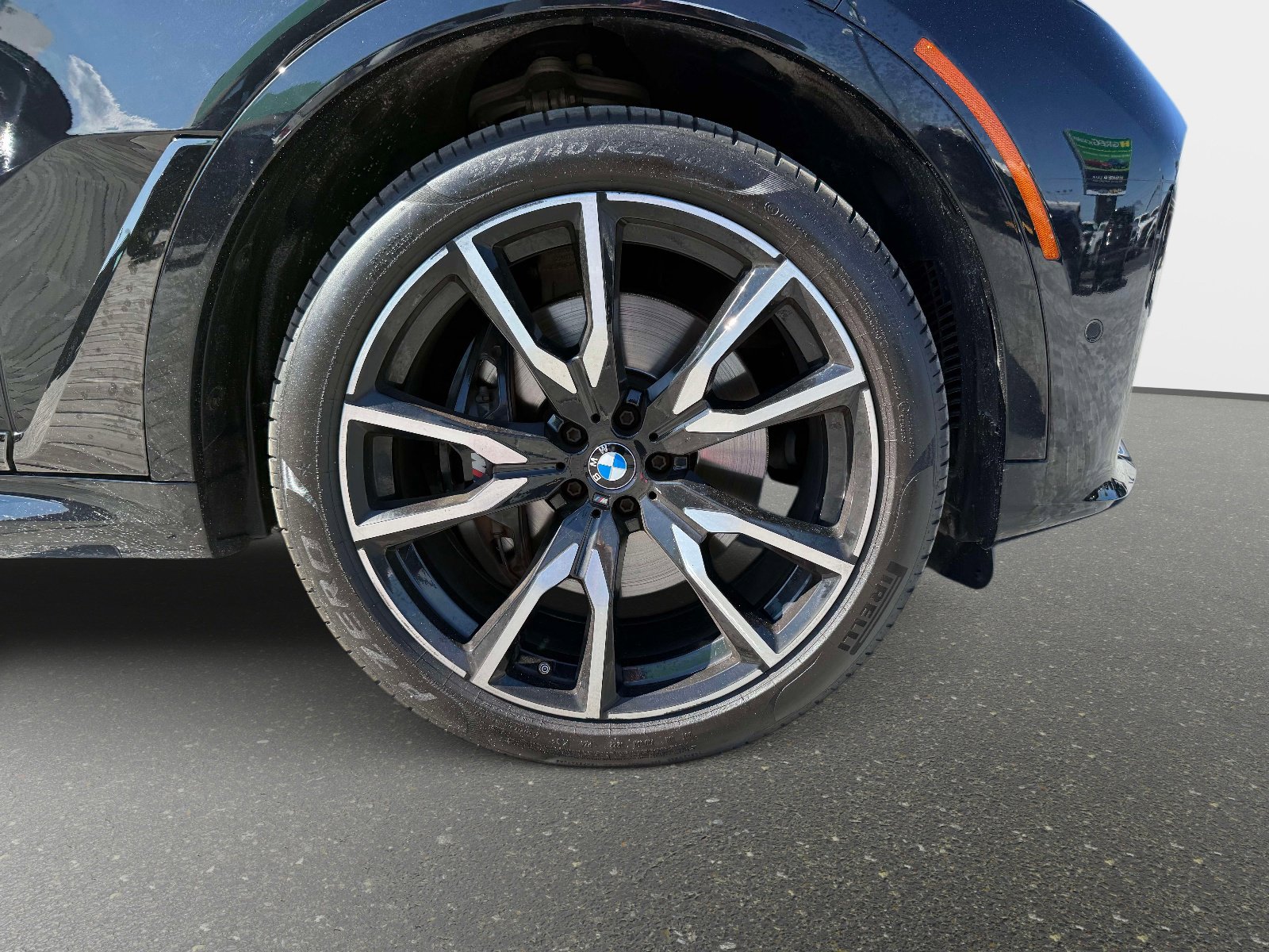 Used 2021 BMW X7 xDrive40i w/ M Sport Package image 17