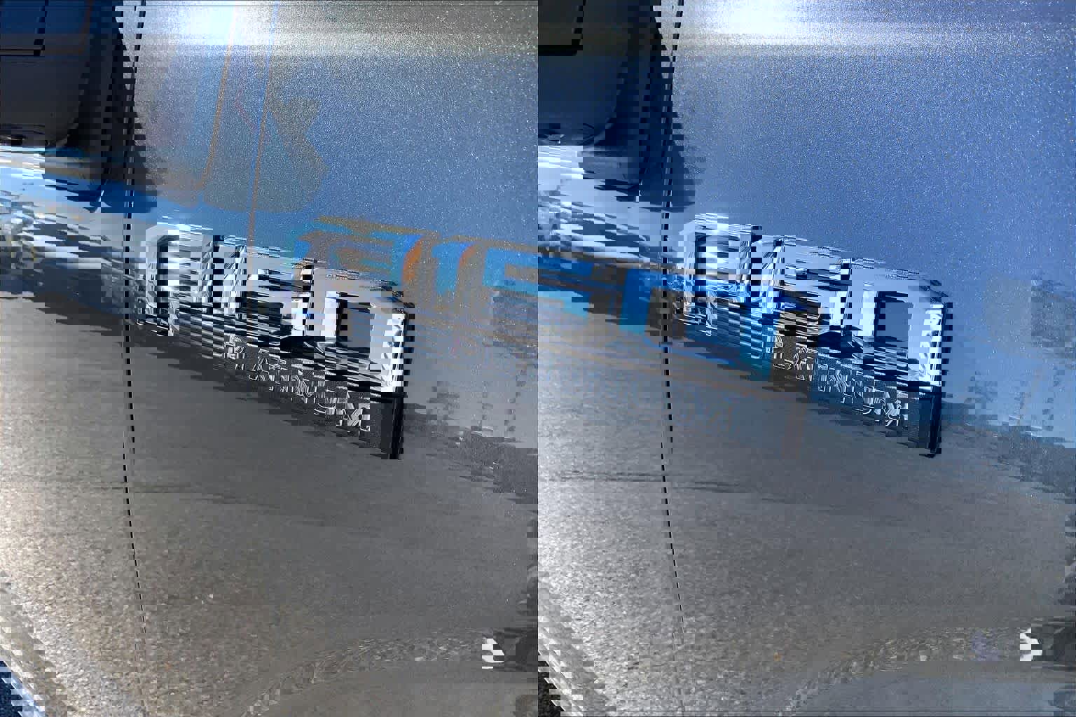 Used 2019 Ford F150 Platinum w/ Equipment Group 701A Luxury image 9