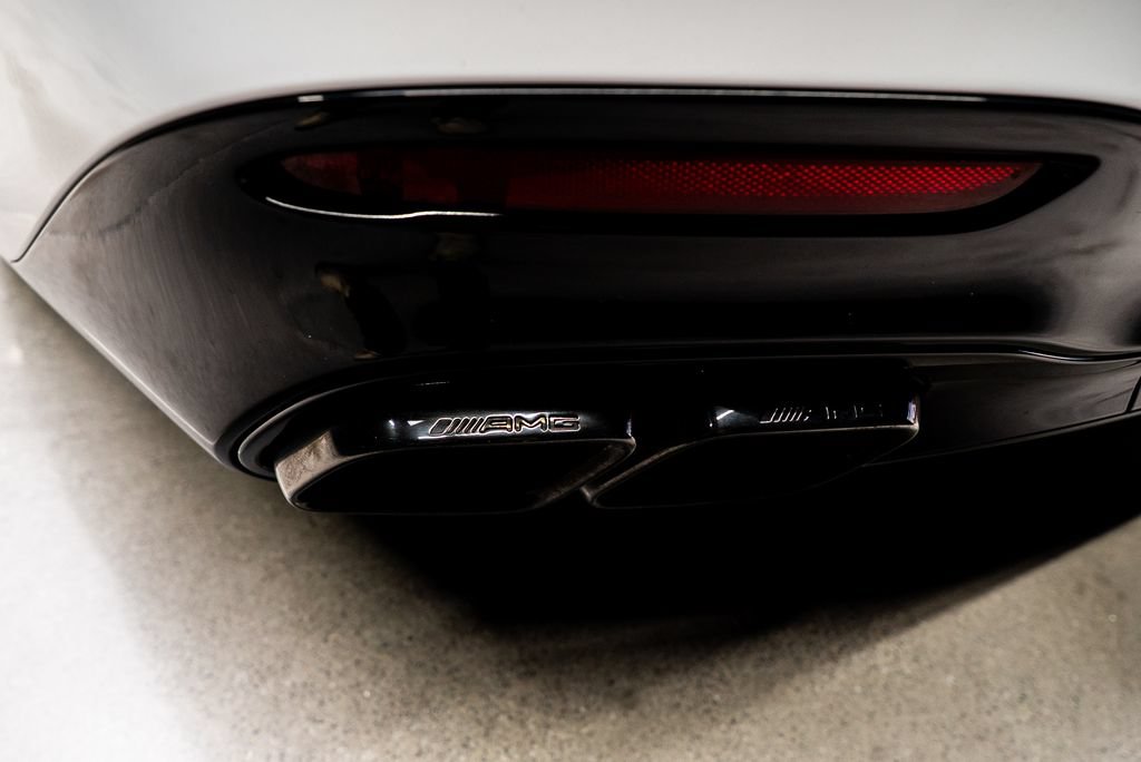 Used 2022 Mercedes-Benz SL 55 AMG 4MATIC w/ Driver Assistance Package image 27