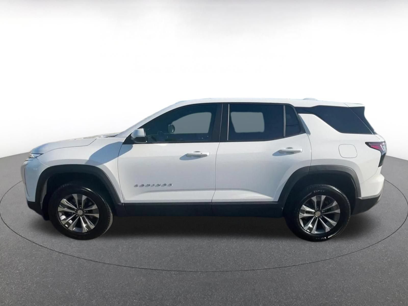 Used 2025 Chevrolet Equinox LT FWD image 9