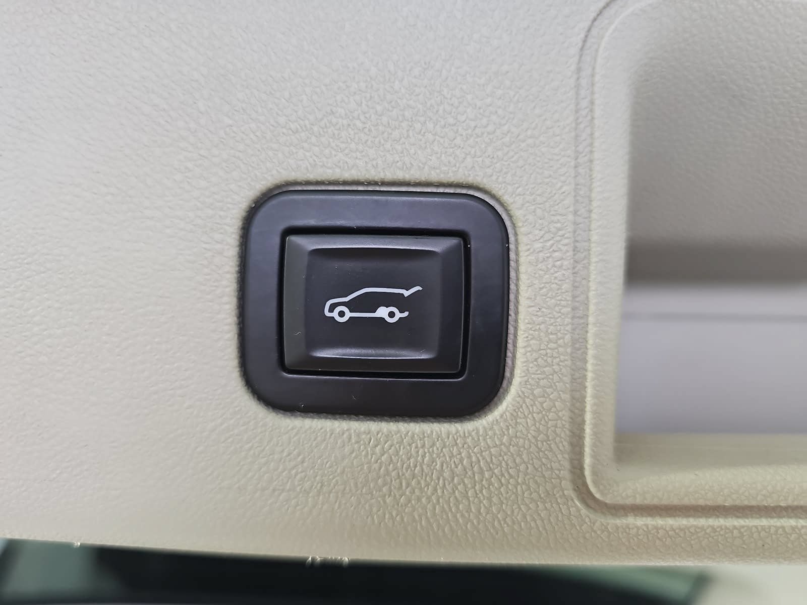 Used 2018 GMC Terrain Denali w/ Advanced Safety Package FWD image 30