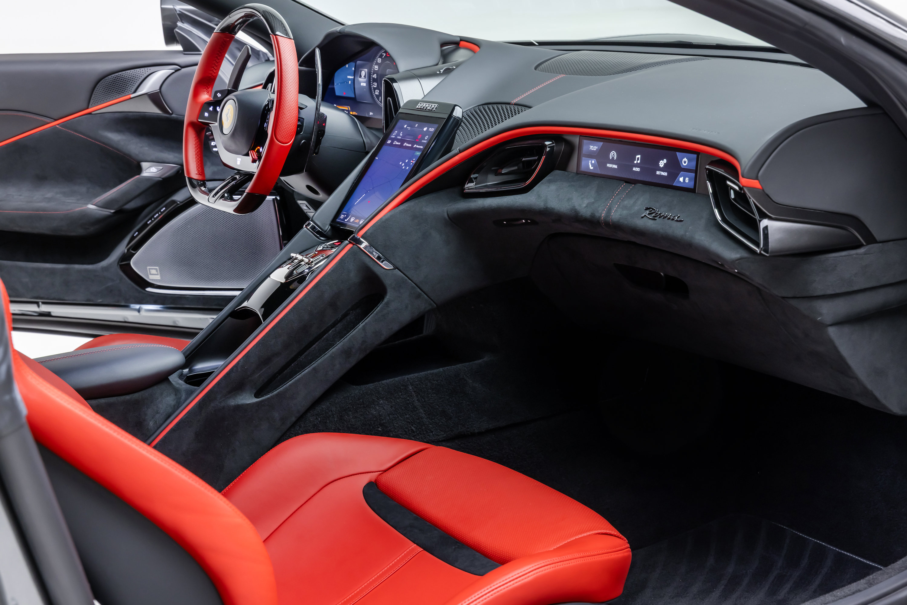 Used 2022 Ferrari Roma RWD image 27