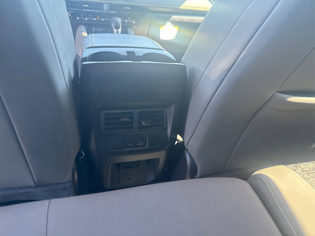 Used 2024 Chevrolet Colorado ZR2 w/ Technology Package AWD/4WD image 18