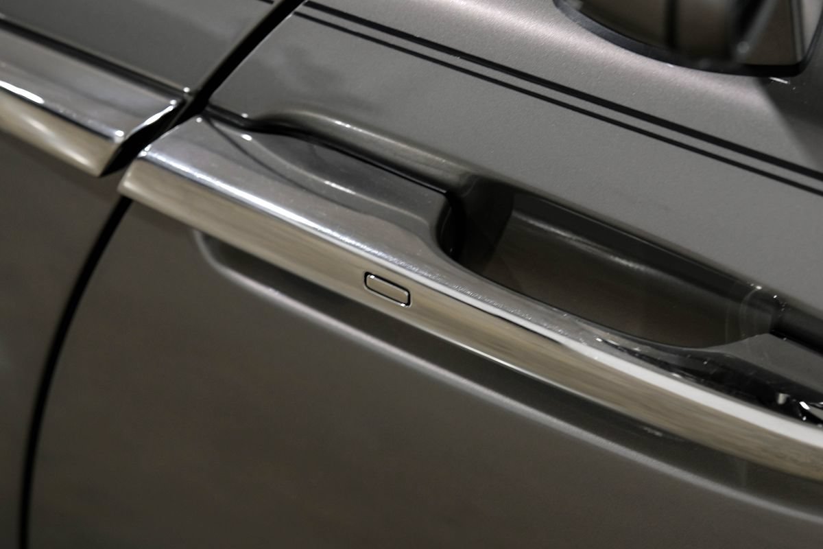 Used 2016 Rolls-Royce Wraith RWD image 38