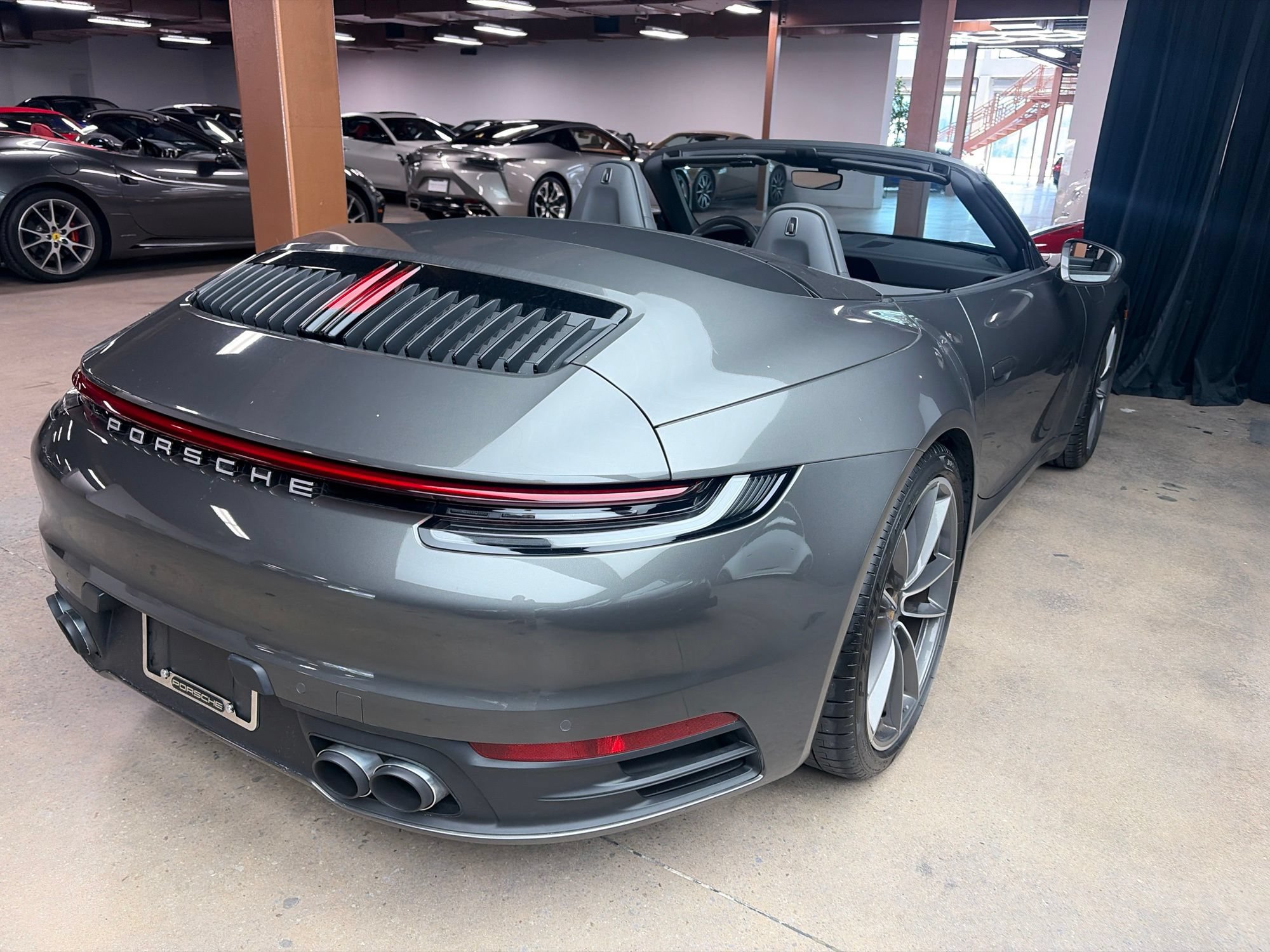 Used 2021 Porsche 911 Carrera RWD image 3