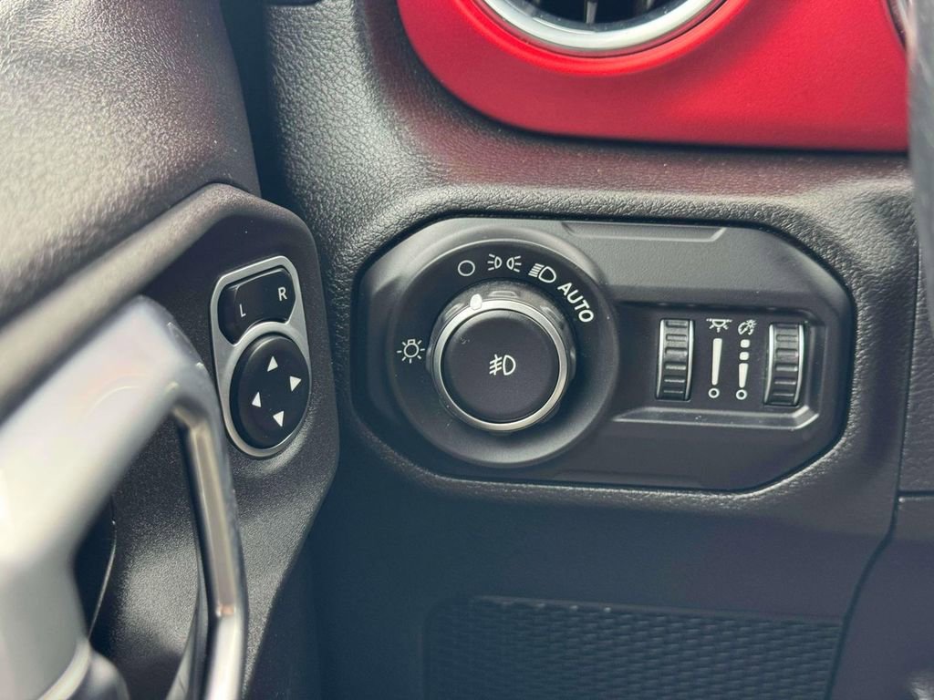 Used 2019 Jeep Wrangler Unlimited Rubicon image 16