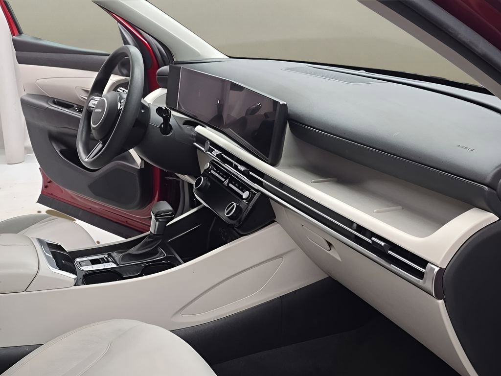 Used 2025 Hyundai Tucson SEL FWD image 18