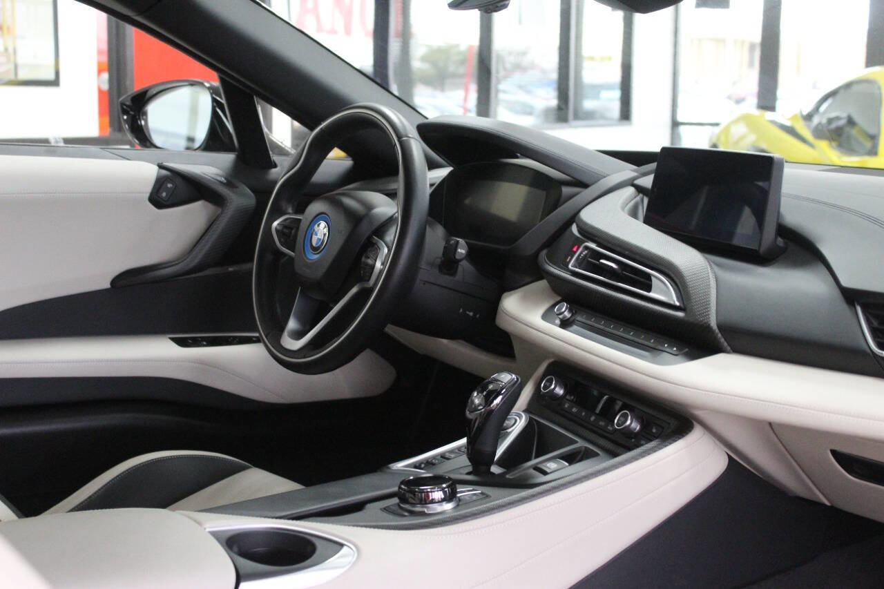 Used 2019 BMW i8 Roadster image 15
