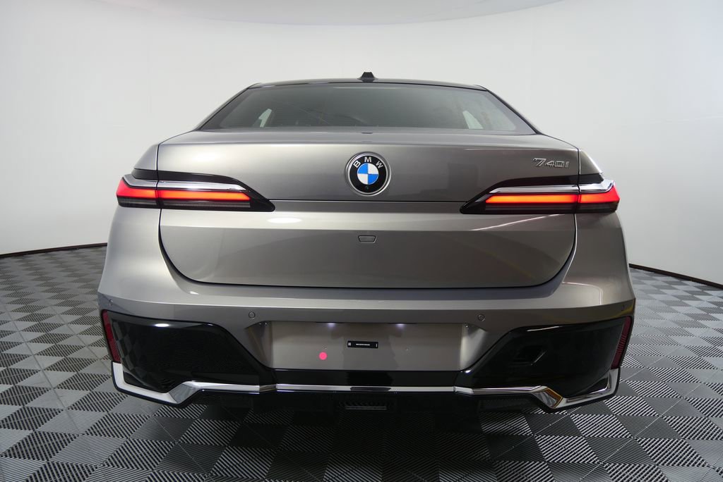 Used 2026 BMW 740i image 4