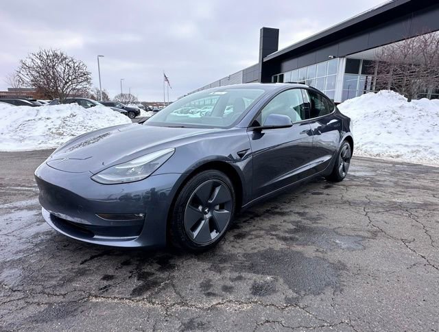 Used 2023 Tesla Model 3 Standard Range image 4