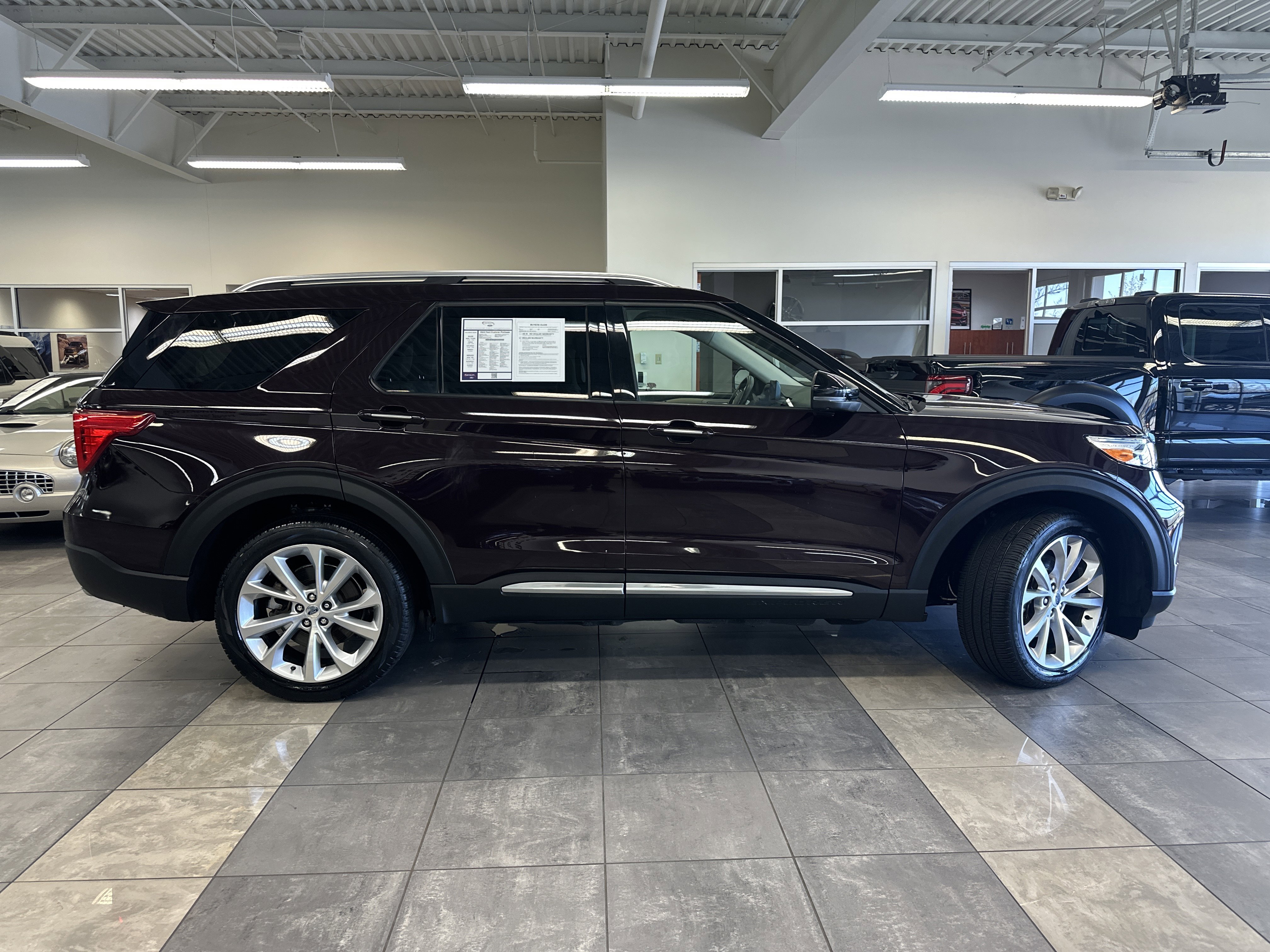 Used 2022 Ford Explorer Platinum w/ Technology Package image 14