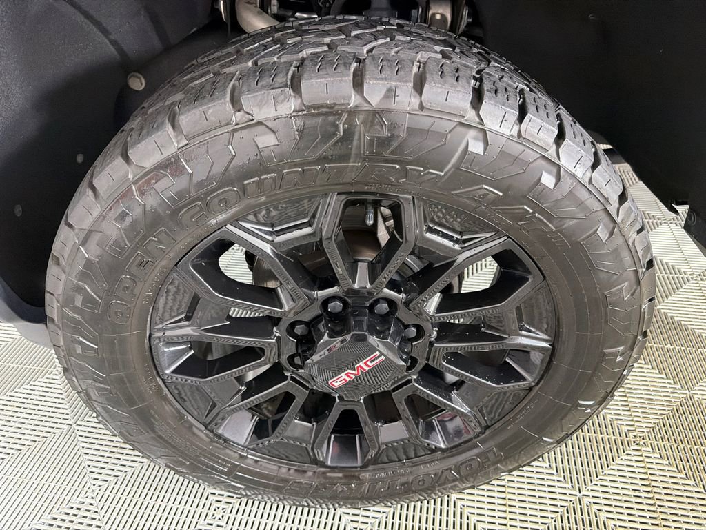 Used 2025 GMC Sierra 2500 AT4 w/ AT4 Premium Plus Package image 13