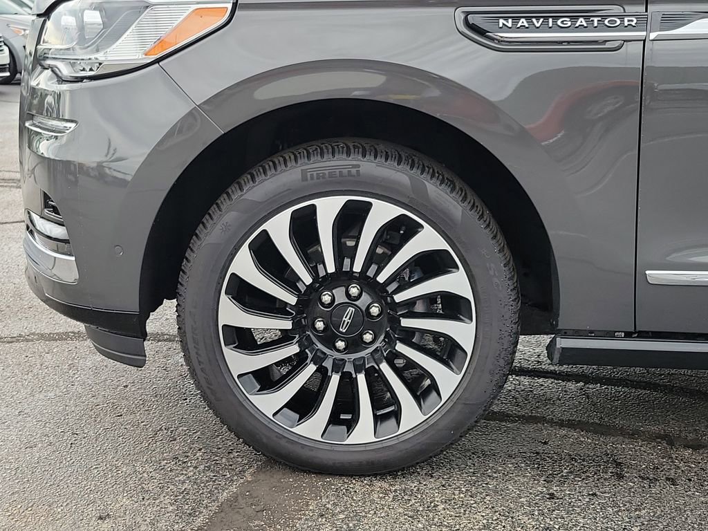 Certified 2023 Lincoln Navigator Black Label AWD/4WD image 9