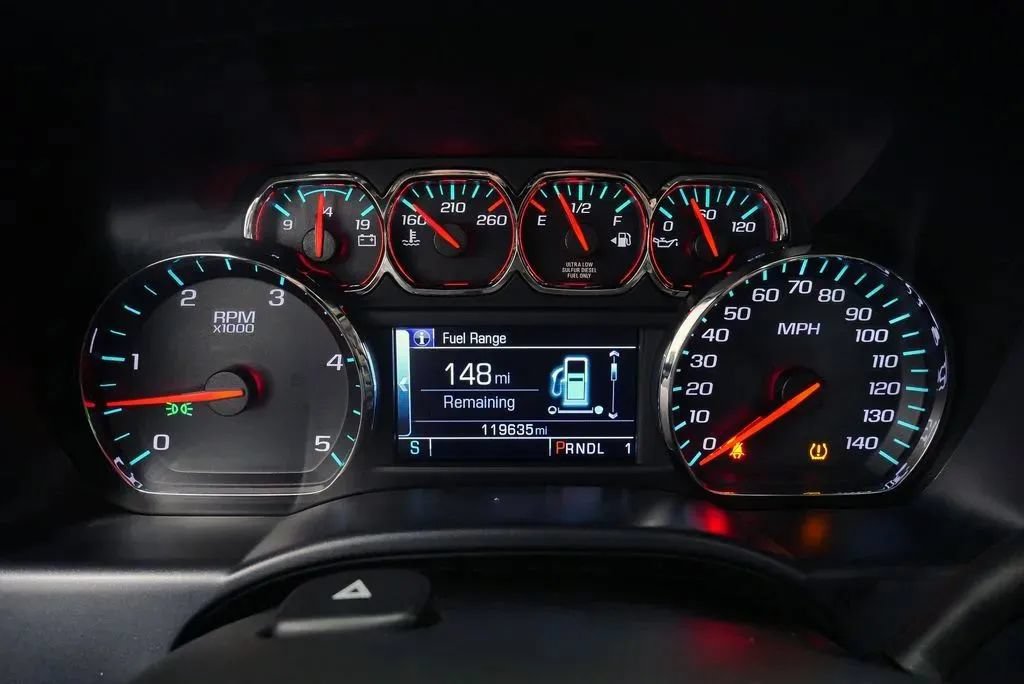 Used 2019 GMC Sierra 2500 SLT w/ Driver Alert Package AWD/4WD image 24