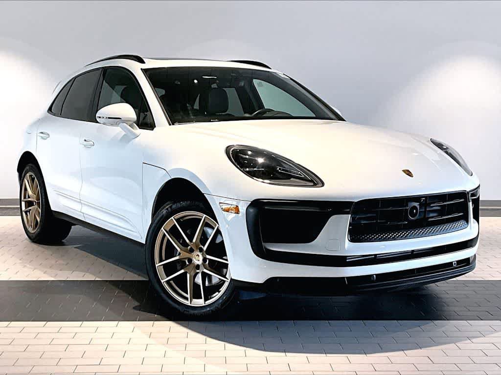 Used 2026 Porsche Macan AWD/4WD image 12