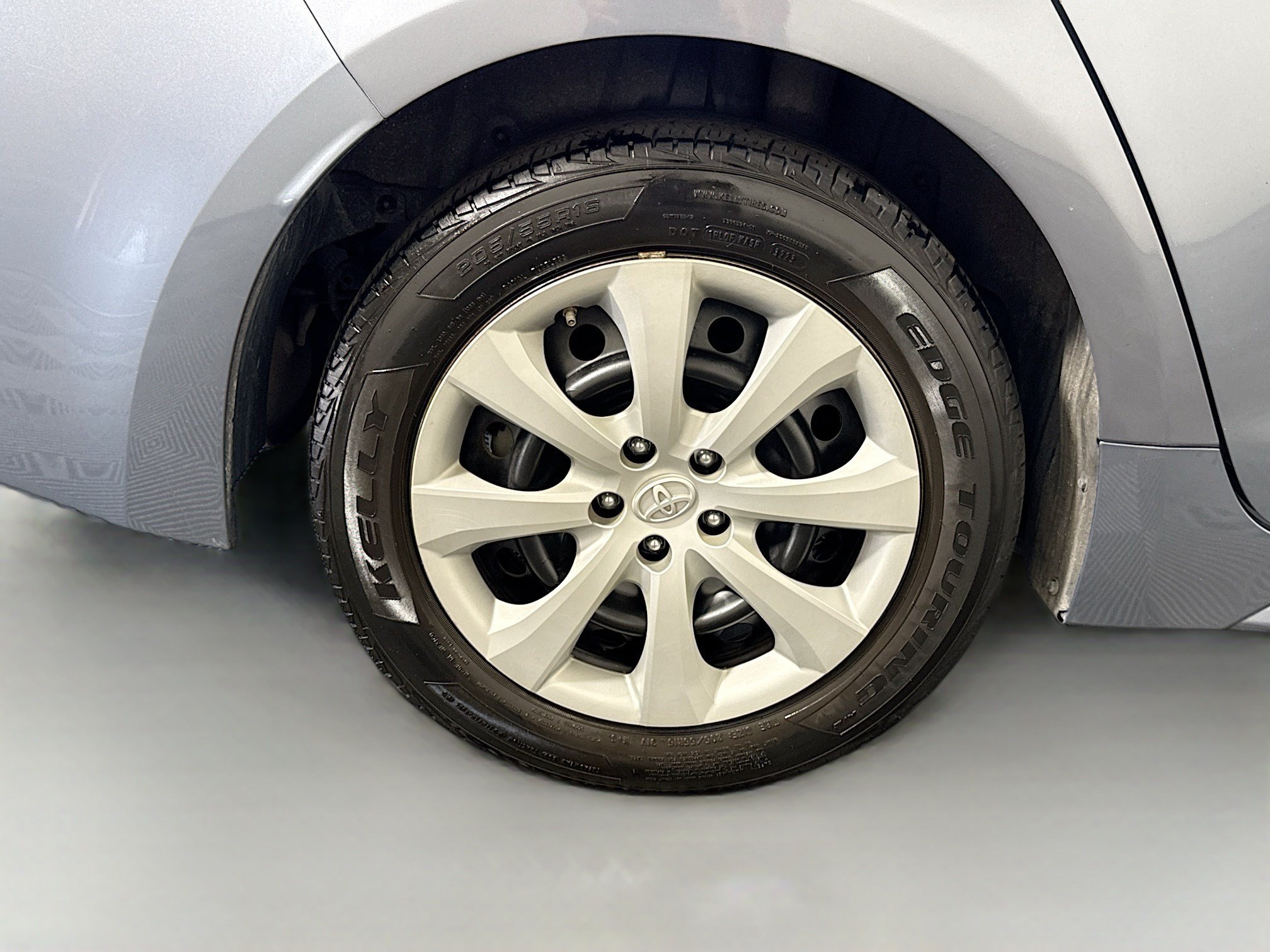 Used 2022 Toyota Corolla LE FWD image 32
