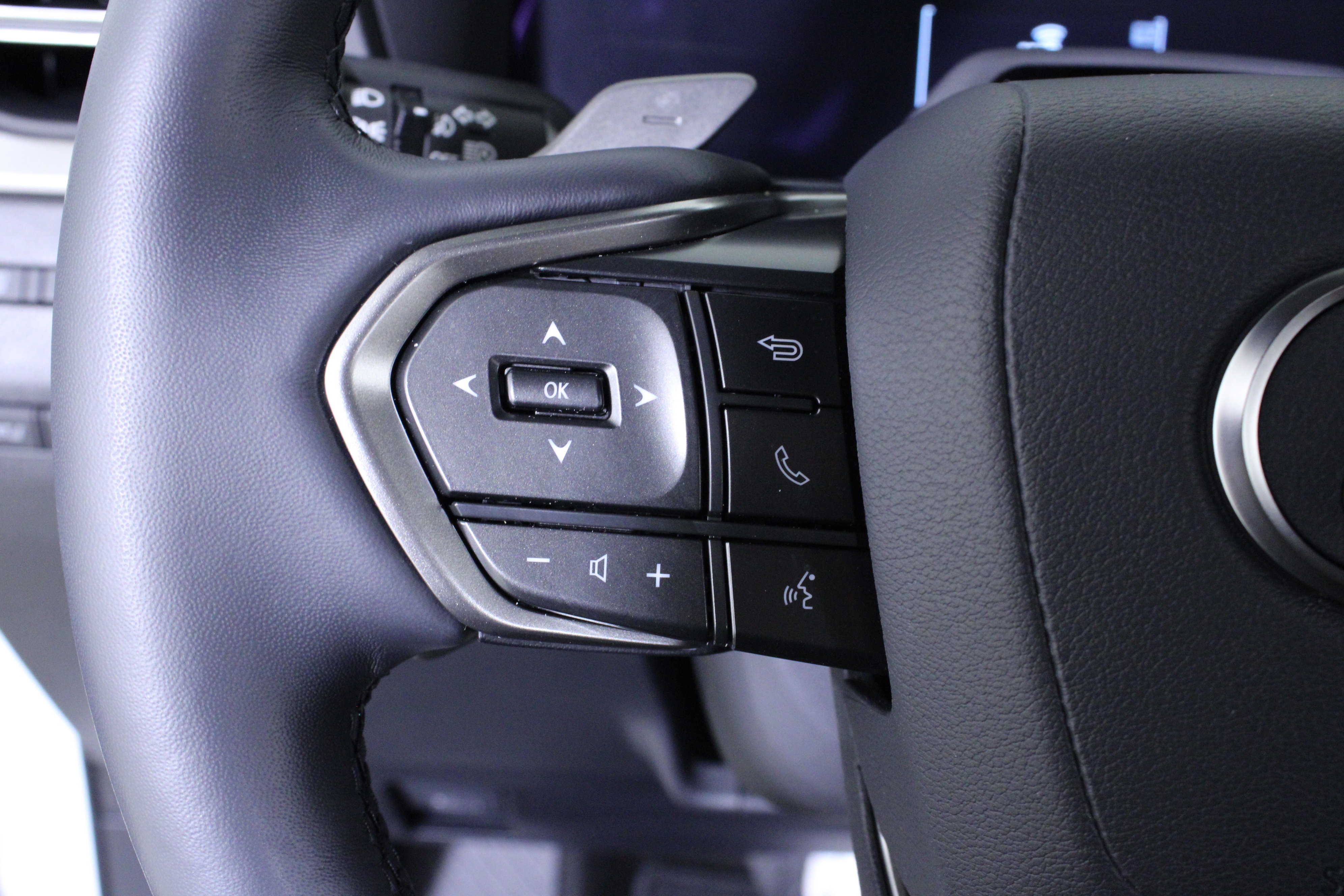 Used 2024 Lexus GX 550 w/ Accessory Package (Z1) AWD/4WD image 24