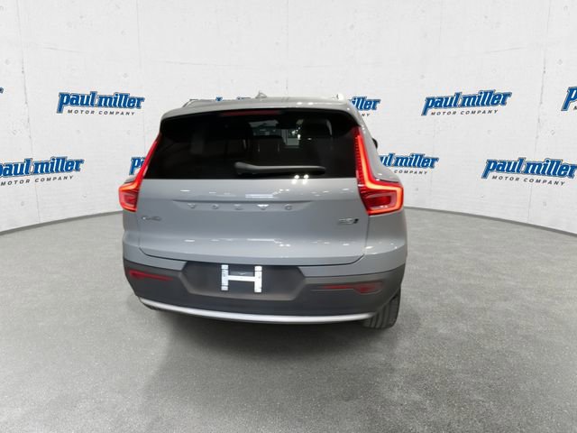 Used 2025 Volvo XC40 B5 Core w/ Protection Package Premier image 10