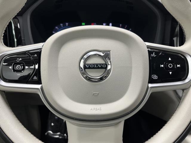 Used 2025 Volvo XC60 B5 Ultra w/ Protection Package Premier image 17
