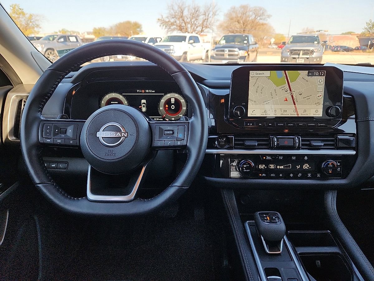 Used 2025 Nissan Pathfinder Platinum w/ Cargo Package image 6