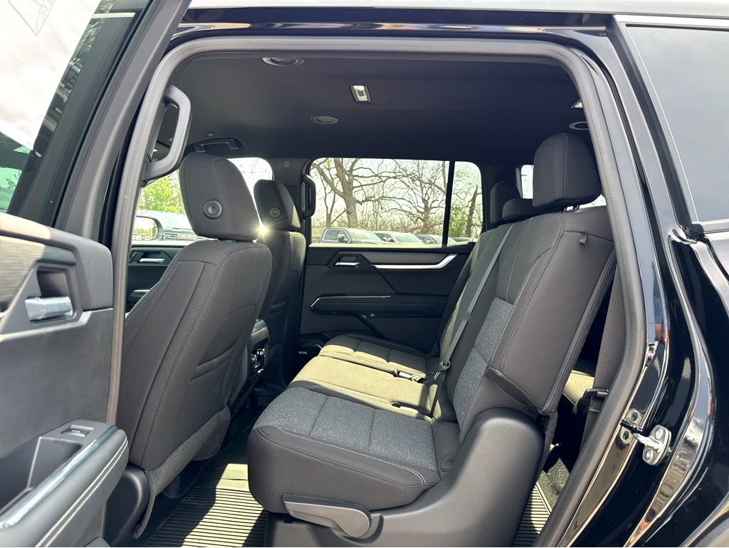 New 2026 GMC Acadia Elevation image 8