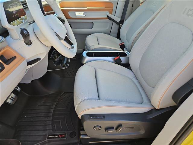 Certified 2025 Volkswagen ID. Buzz 1st Edition AWD/4WD image 17
