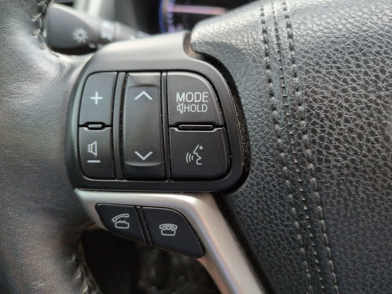 Used 2015 Toyota Highlander XLE FWD image 26