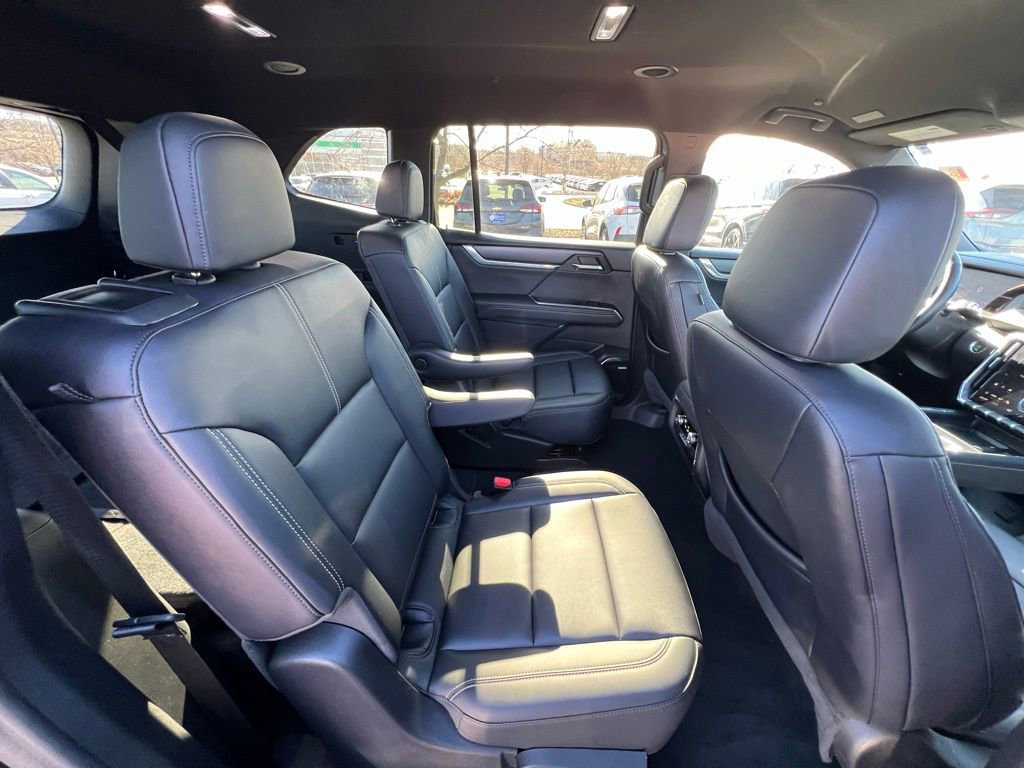 Used 2024 GMC Acadia Elevation image 26