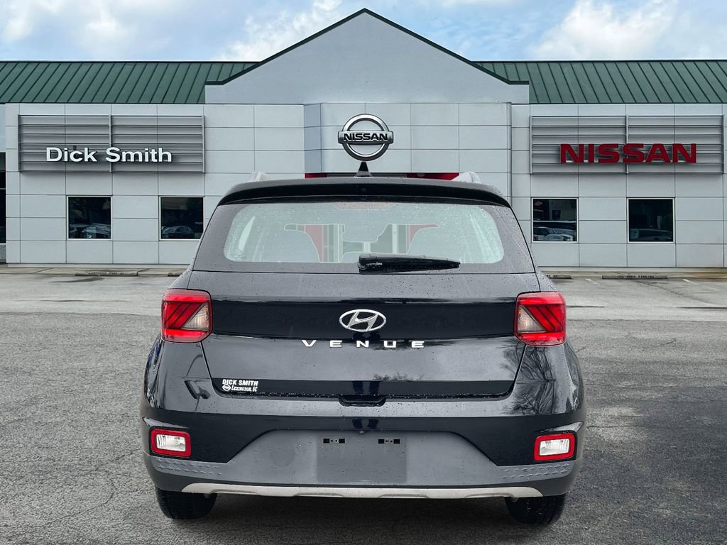 Used 2020 Hyundai Venue SEL image 5