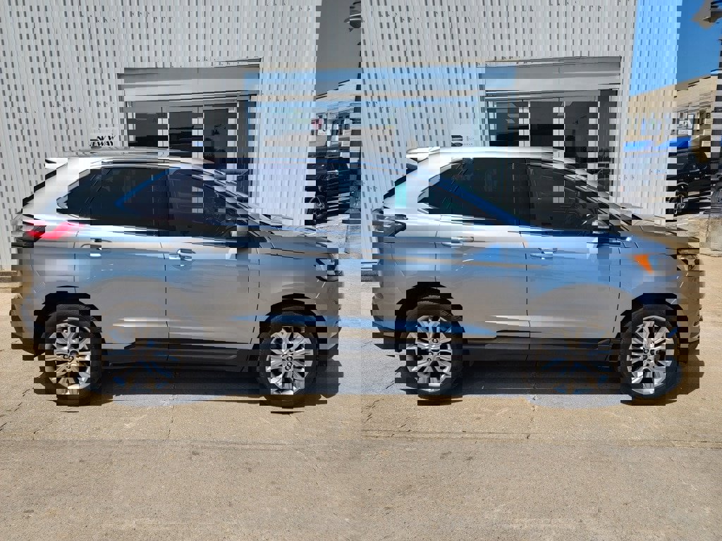 Used 2024 Ford Edge Titanium image 5
