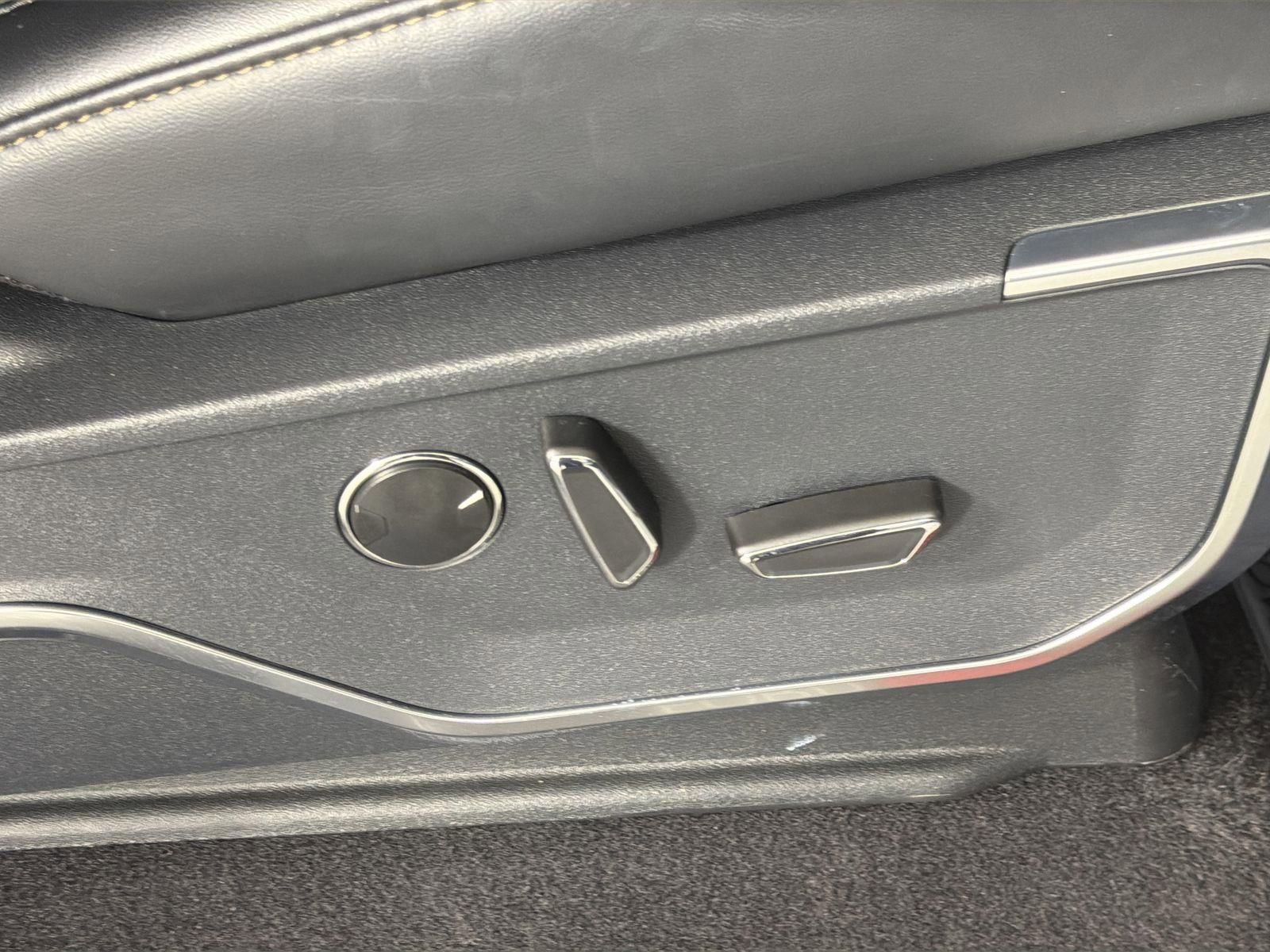 Used 2023 Ford F150 Raptor w/ Raptor Carbon Fiber Package image 34