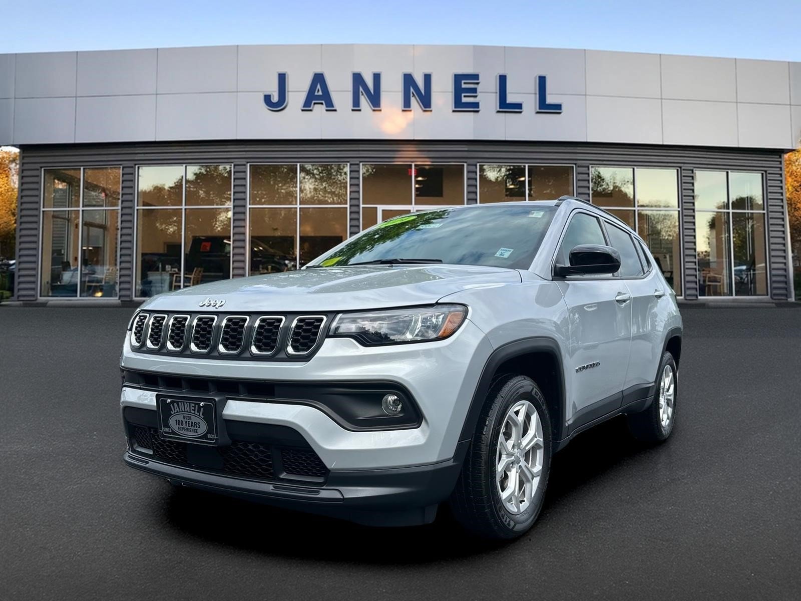 Used 2024 Jeep Compass Latitude w/ Convenience Group